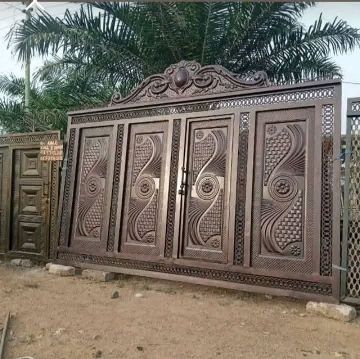 Ornamental covered gate design